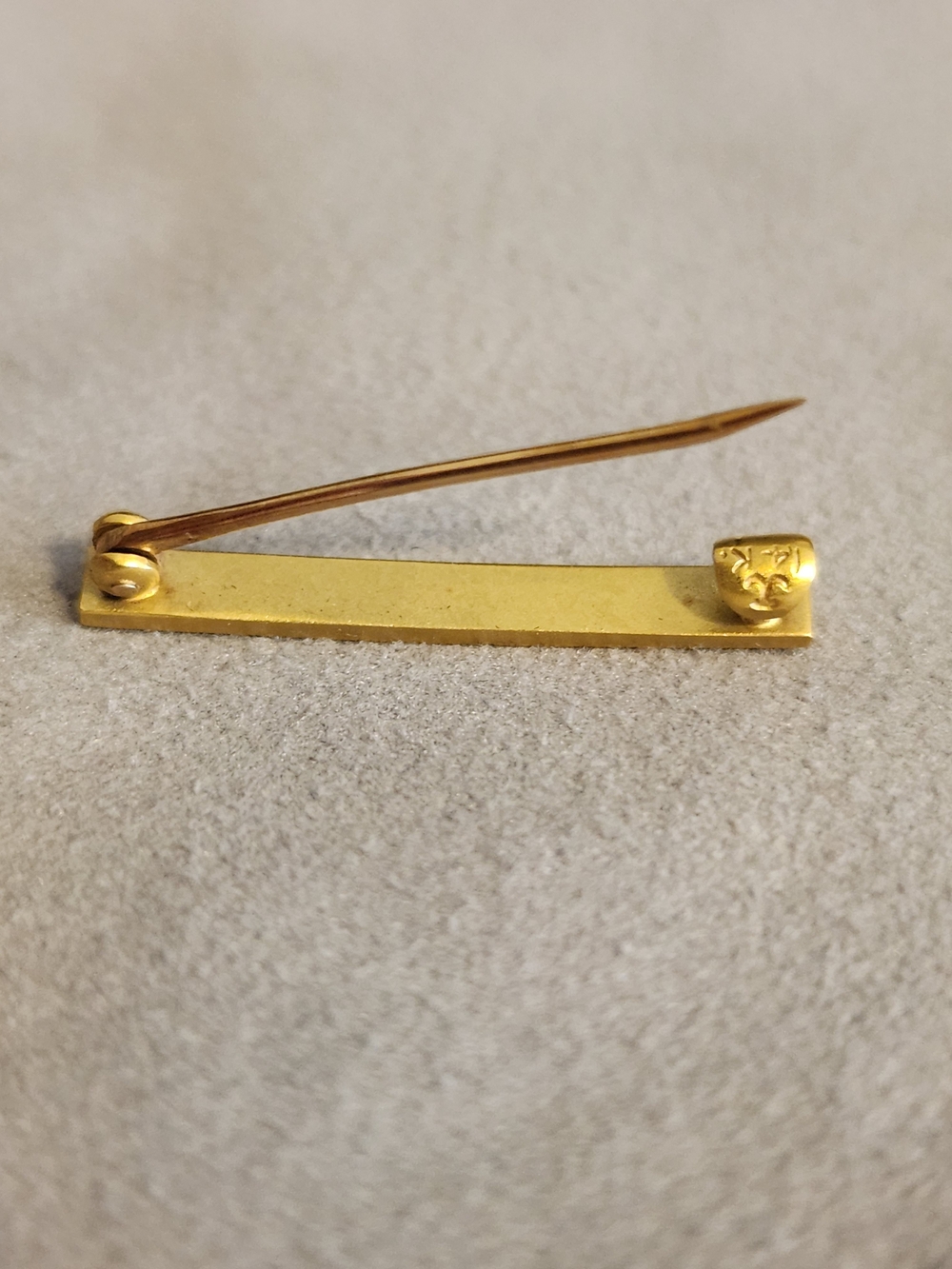 Krementz & Co. 14k Art Deco Antique Bar Brooch Set With Seed Pearls - Picture 4 of 16